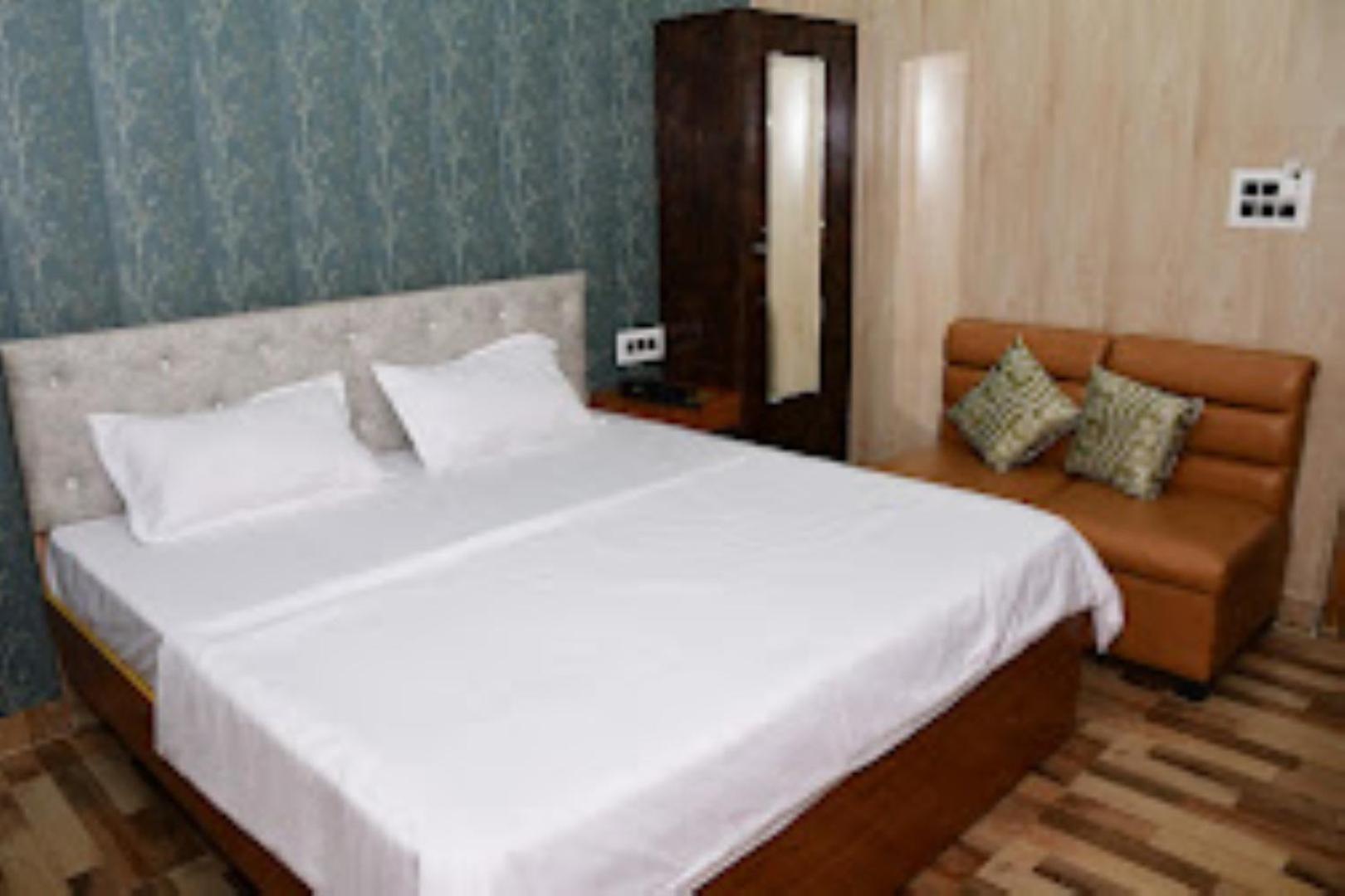 Renu Paradise , Ayodhya Hotel Kültér fotó