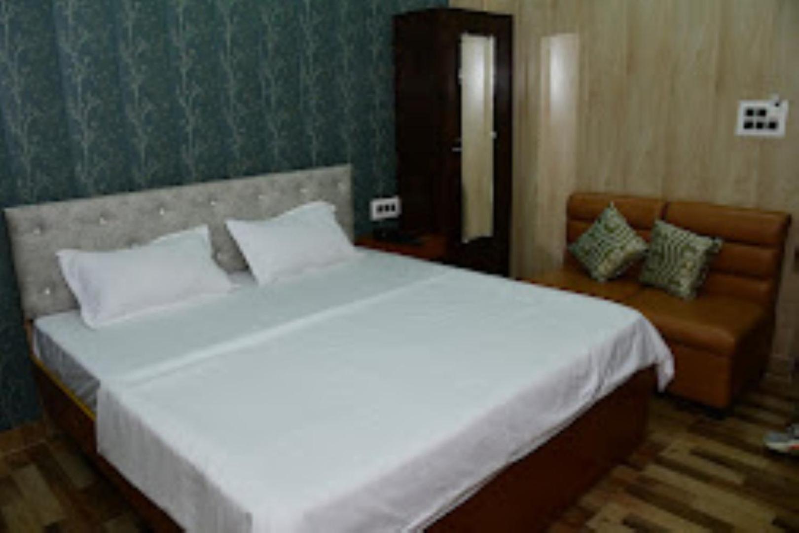 Renu Paradise , Ayodhya Hotel Kültér fotó